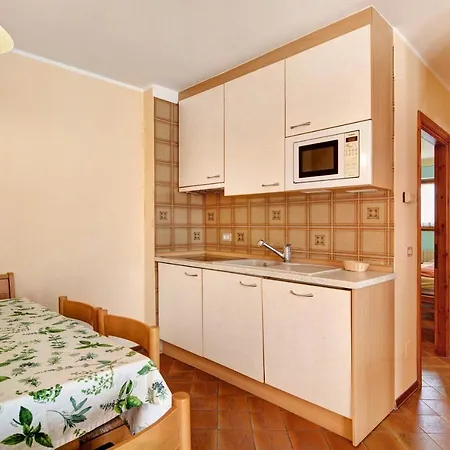 Meridiana 4 Λιβίνιο