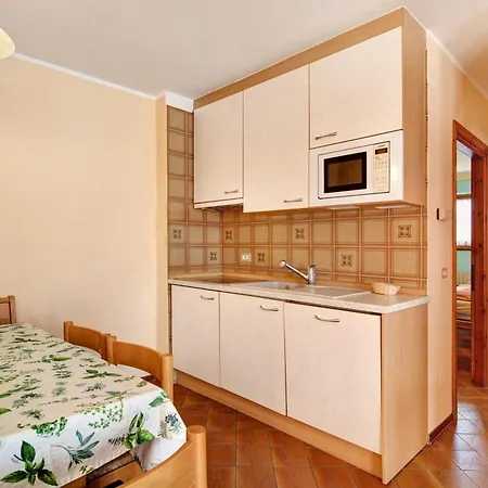 Apartament Meridiana 4 *